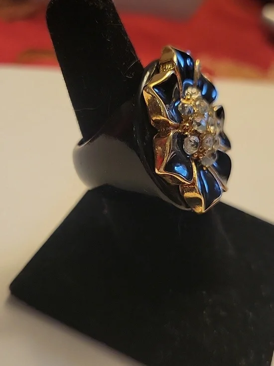 Acrylic Rhinestone Flower Ring - Picture 2 of 9
